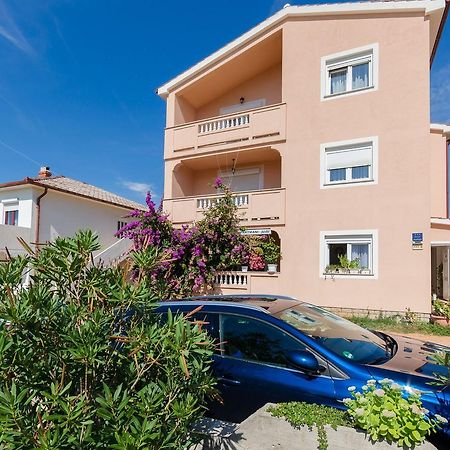 Apartments Jasmin Barbat na Rabu Экстерьер фото