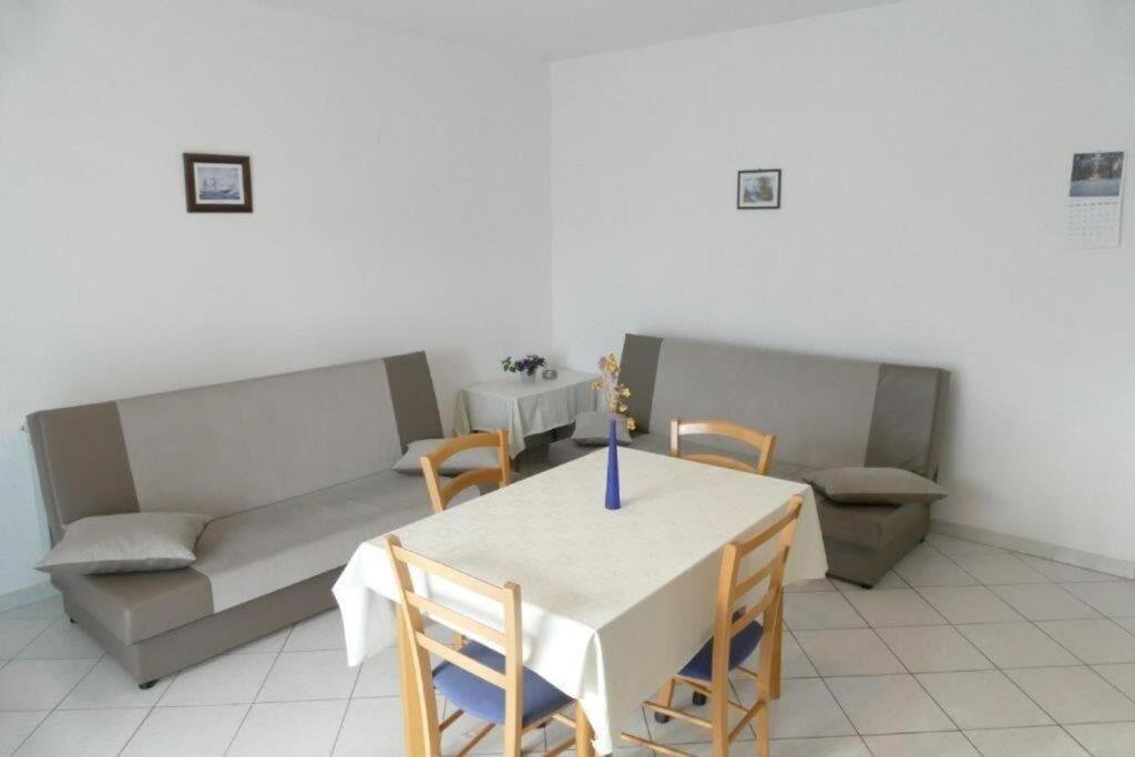 Apartments Jasmin Barbat na Rabu Экстерьер фото